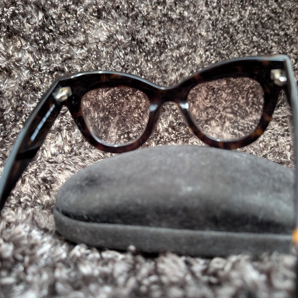 Tom Ford Chick And Stylish Tortoiseshell Sunglasses - Picture 4 of 10